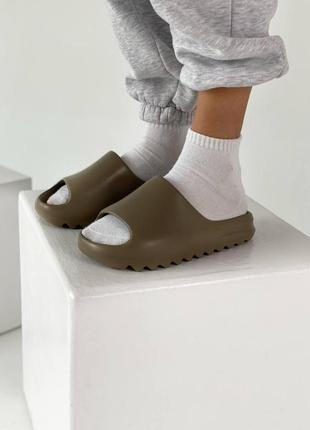 Женские шлепанцы adidas yeezy slide earth brown / smb