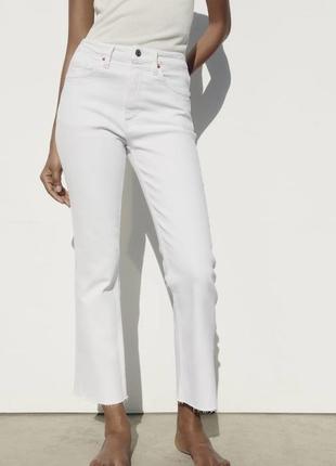 Джинсы белые trf cropped mid-rise flared zara 3643/017