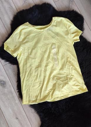 Желтая натуральная брендовая футболка