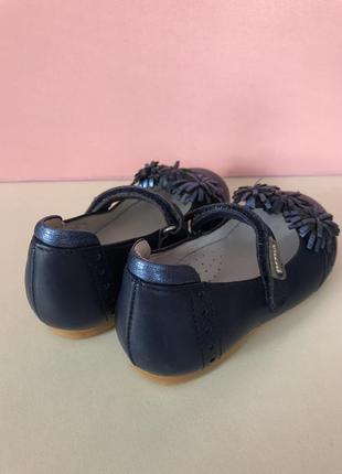 Кожаные туфли для девочки3 фото