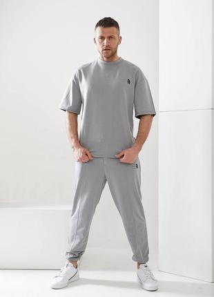 Костюм мужской футболка с круглым вырезом рукав свободный до локтя штаны верх низ на резинке боковые карманы спереди стрелочки ткань двунить