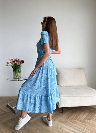 Гарна літня блакитна сукня з квітами міді4 фото