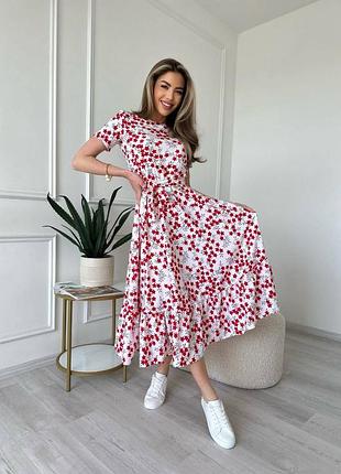 Яркое летнее белое платье с цветами меди