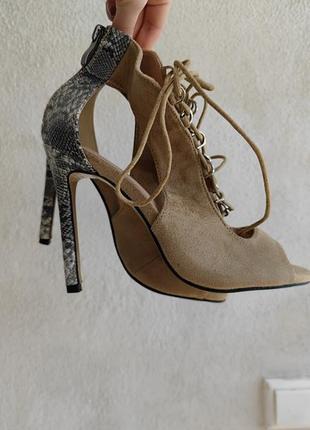 Светлая обувь для танцев heels хилс3 фото