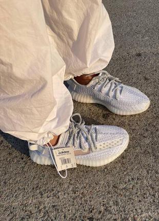 Женские кроссовки 
adidas yeezy boost 350 v2/Адидас изи буст