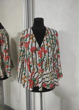 Блузку на запах в квіти полоску zara етно бохо