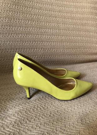 Туфлі човники