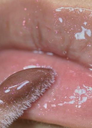 Мерехтливий глянцевий блиск бальзам для губ fenty beauty by rihanna gloss bomb universal lip luminizer hot chocolit3 фото