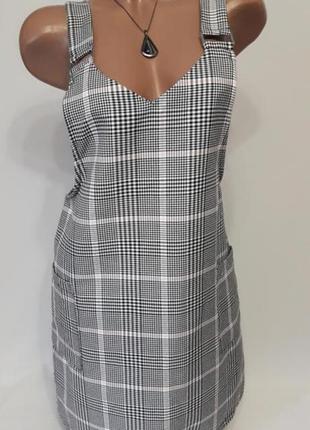 Актуальний сарафан у клітинку
