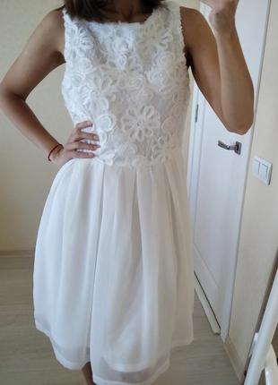 Белое платье