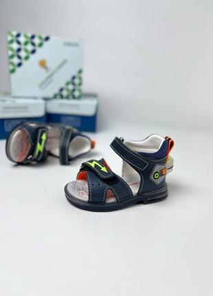Детские босоножки для мальчика - фирменные сандалии5 фото