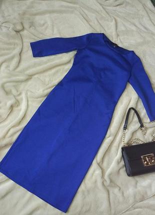 Актуальное платье по фигуре миди