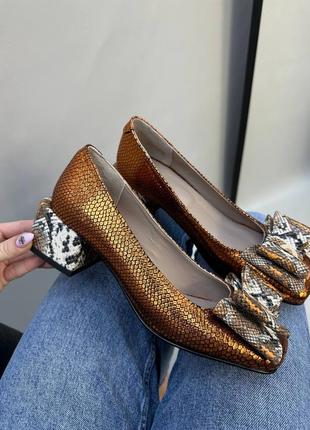 Золотые туфли металлик кожа натуральная с бантом3 фото
