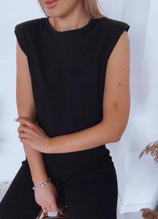 Жіноча футболка