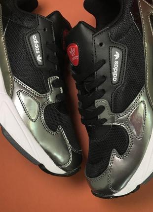 Adidas falcon Pack lacquered. женские кроссовки адидас фалкон.
