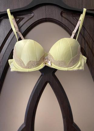Шикарний, ажурний, бюстгальтер, ніжно жовтого кольору, від дорогого бренду: limited collection 👌