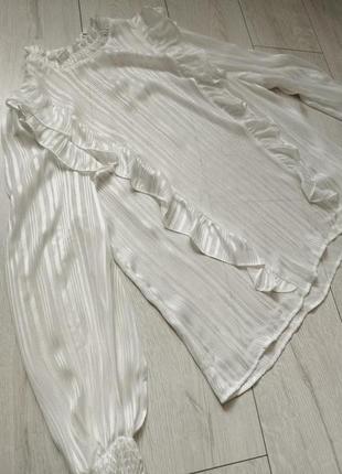 Белая блузка в полоску с рюшами3 фото