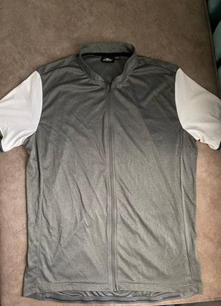 Спортивна футболка