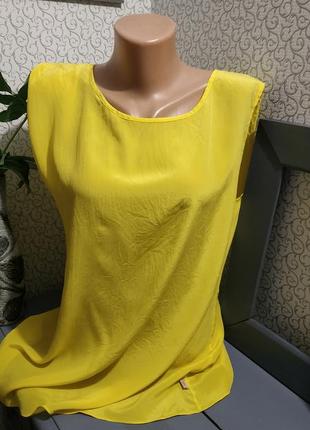Легка шовкова жовта блузка.10 фото
