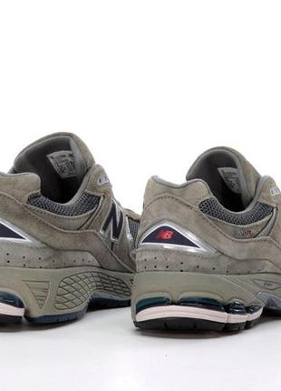 Чоловічі сірі кросівки new balance 2002r dark grey(  нью беленс 2002р темно-сірі  замшеві )4 фото