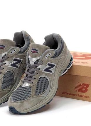 Чоловічі сірі кросівки new balance 2002r dark grey(  нью беленс 2002р темно-сірі  замшеві )5 фото