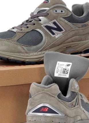 Чоловічі сірі кросівки new balance 2002r dark grey(  нью беленс 2002р темно-сірі  замшеві )8 фото