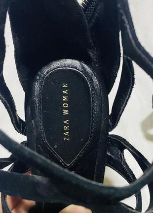 Туфлі босоніжки чорні жіночі замшеві босоніжки пасочки на шпильці гострий носок zara -35p.2 фото