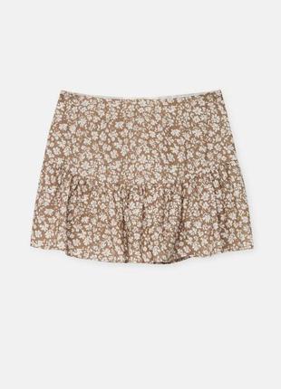 Бежевая юбка шорты в цветочный принт3 фото