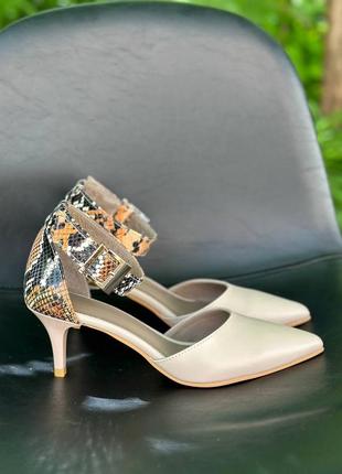 Екслюзивні туфлі з італійської шкіри та замші жіночі на підборах шпильці з ремінцем2 фото