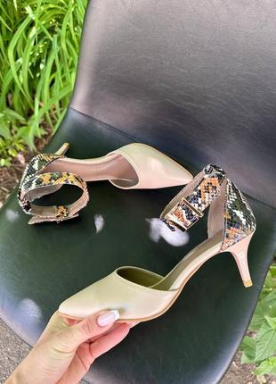 Екслюзивні туфлі з італійської шкіри та замші жіночі на підборах шпильці з ремінцем5 фото