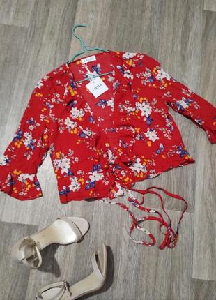 Літня блузка з віскози на зав'язках, жіноча кофточка у квітковий принт1 фото