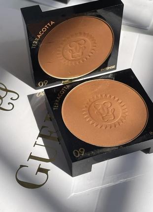 Пудра-бронзатор для обличчя guerlain terracotta moisturizing bronzing powder long lasting1 фото