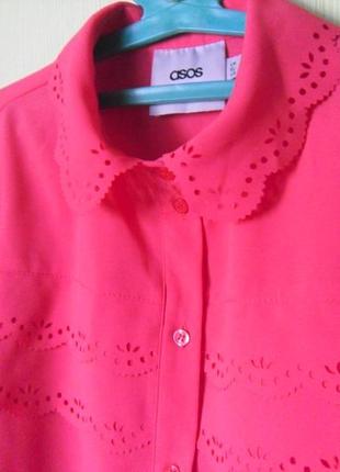 Блуза asos с перфорацией  неоновая розовая2 фото