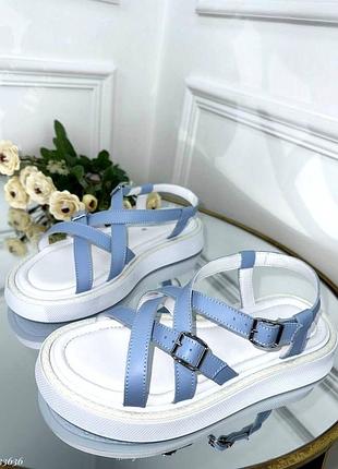 Кожаные босоножки