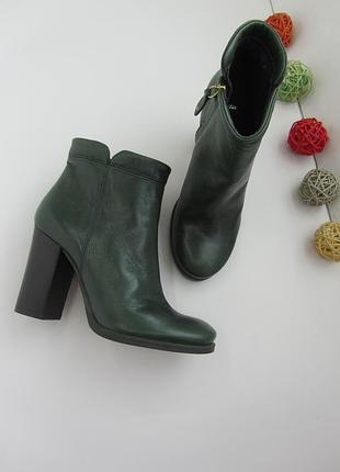 Кожаные сапоги темно зеленого малахитового цвета от bata ! чехия!