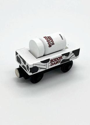Деревянный вагон c бочкой молока на магнитах из мультфильма томас и его друзья1 фото