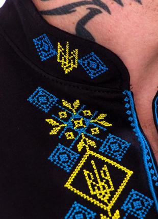 Патріотична вишиванка чорна, короткий рукав, вишивка синьо+жовта тризуб герб орнамент, вишиванка з тризубом5 фото