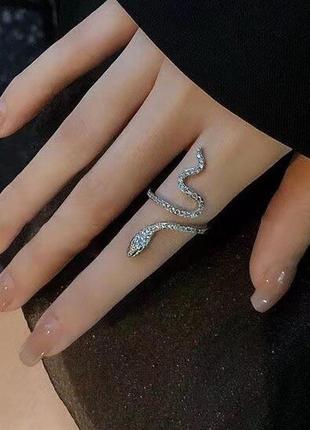 Стильное кольцо змея в стразах, новое! арт. 5024