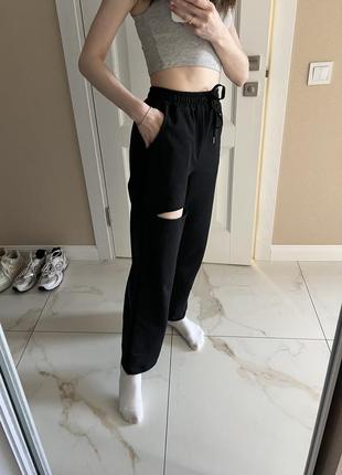 Штани з розрізом