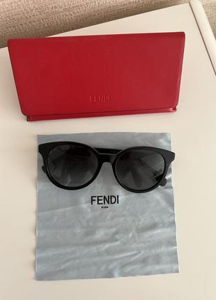 Окуляри сонцезахисні fendi