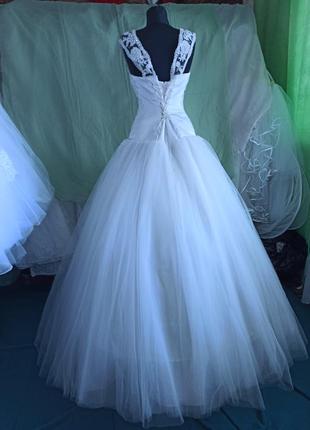 Нову весільну сукню. р 46-48.2 фото