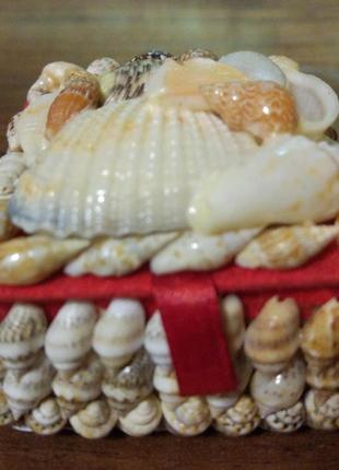 Шкатулка из ракушек