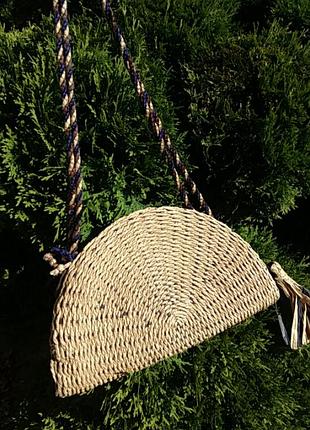 Чудова соломяна літня   оригінальна  сумка на молнії від відомого бренду.