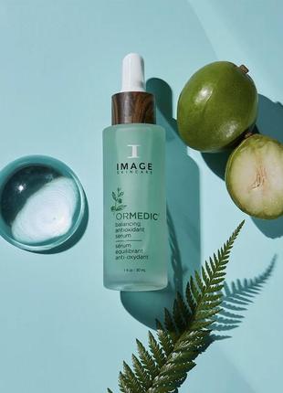 Антиоксидантна сироватка для обличчя image skincare ormedic balancing antioxidant serum