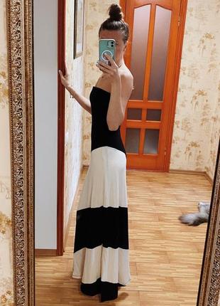 Довга сукня із віндкритими плечима3 фото