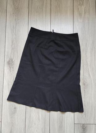 Черная классическая юбка меди