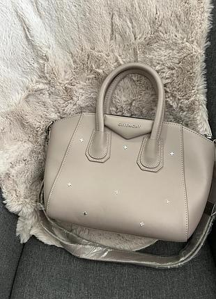 Сумочка в стилі givenchy
