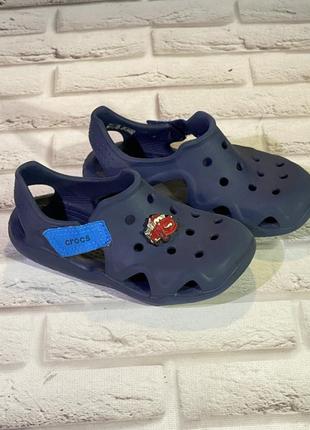 Босоножки crocs