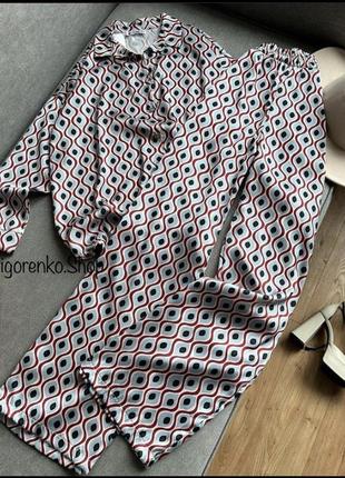 Жіночий атласний брючний костюм в стилі zara