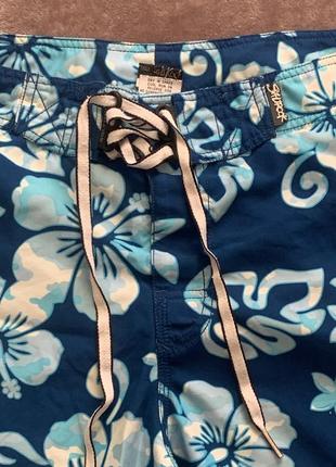 Яркие пляжные шорты плавки saltrock с цветочным принтом размер l3 фото